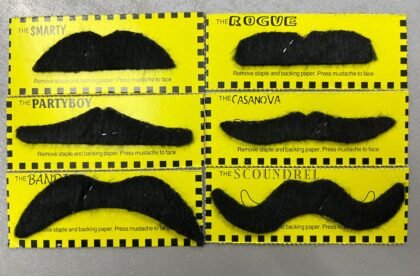 Bigote autoadhesivo x1