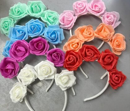 Vincha 4 Rosas grandes goma eva x1