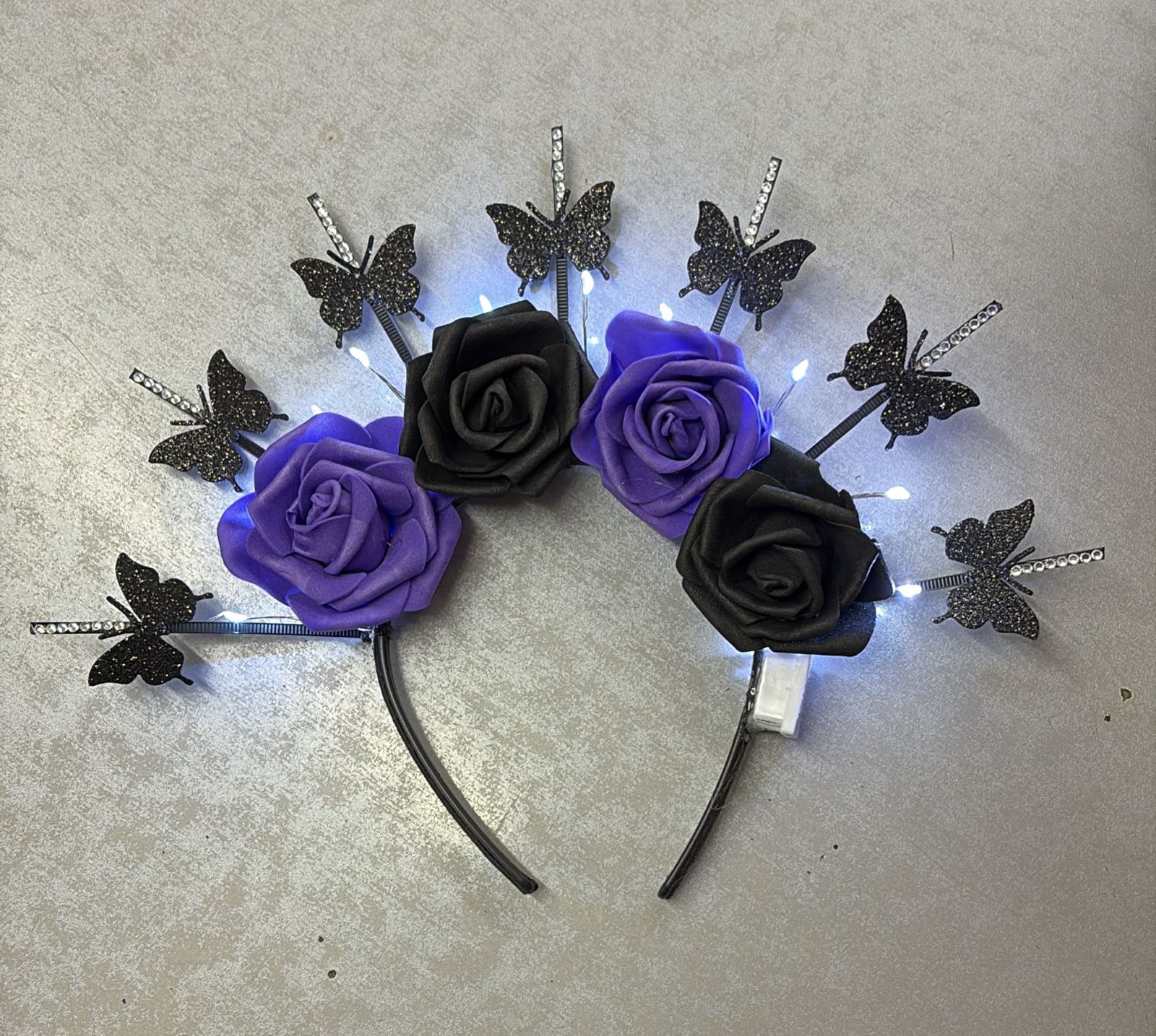 Vincha catrina/calaca 4 Flores goma eva con mariposas y luces x1 - Imagen 3