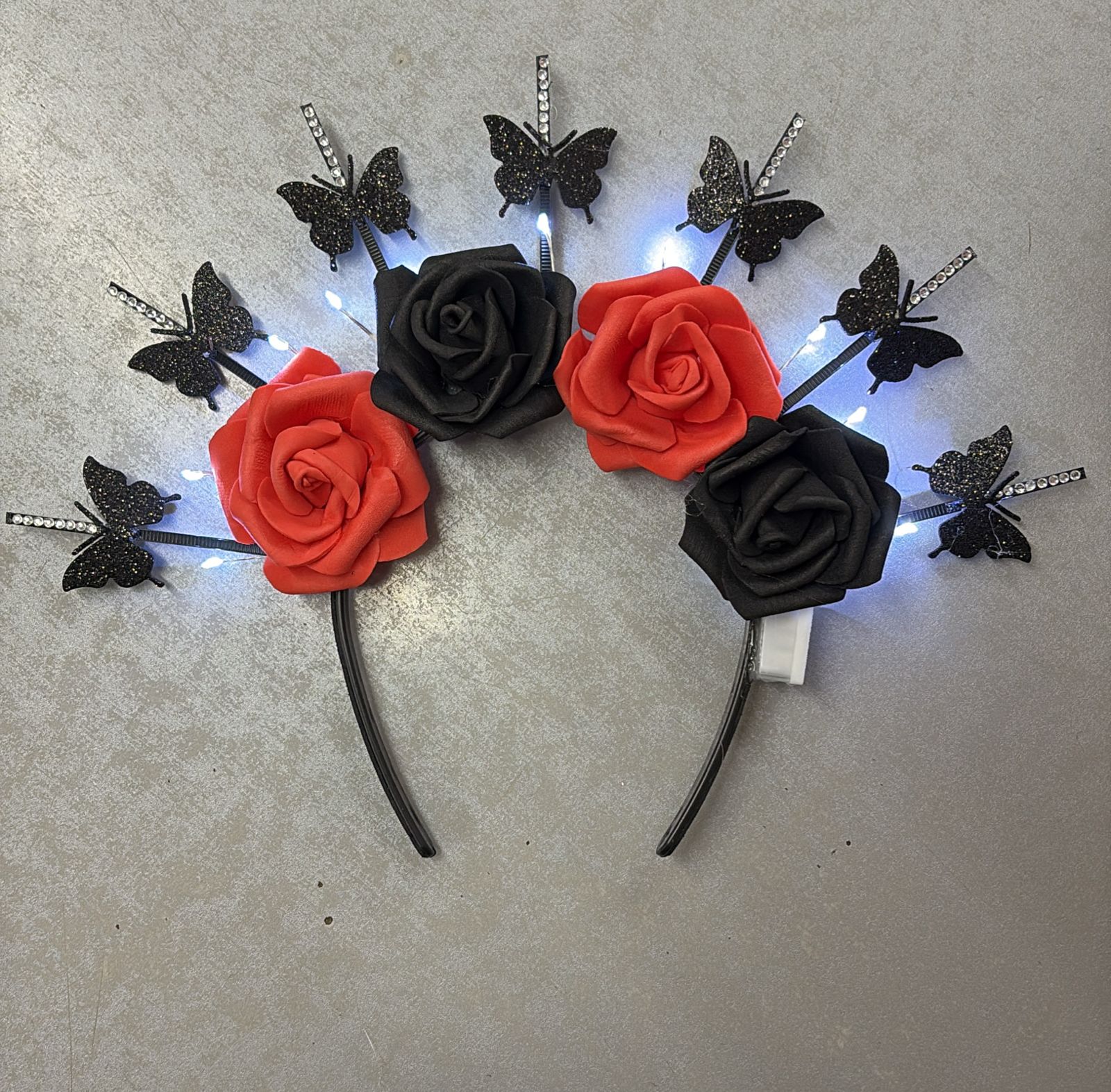 Vincha catrina/calaca 4 Flores goma eva con mariposas y luces x1 - Imagen 5